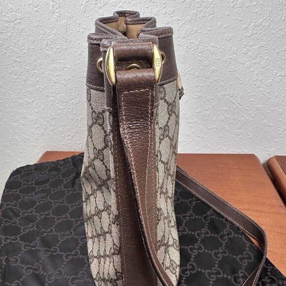 Auth Gucci GG Supreme PVC x Leather Beige Drawstring Shoulder Bag - Picture 4 of 10